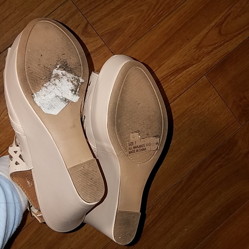 Charlotte Russe Cream Wedge Size 7 - Picture 7 of 7